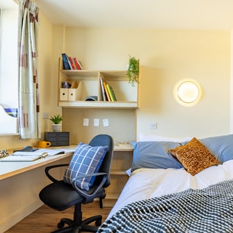 Silver En Suite - Image 4